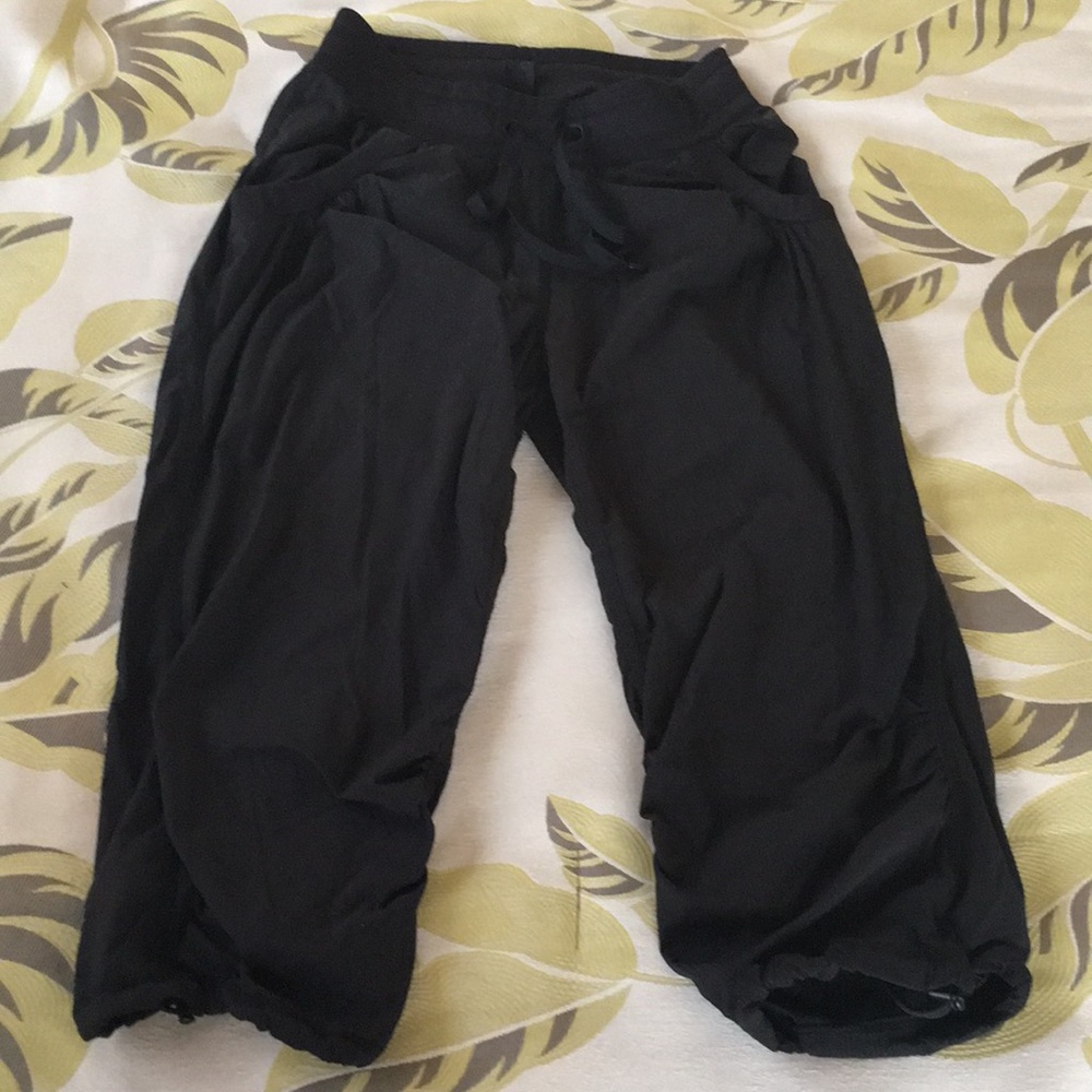 🧘‍♀️H&M Sport Cropped Workout Pants